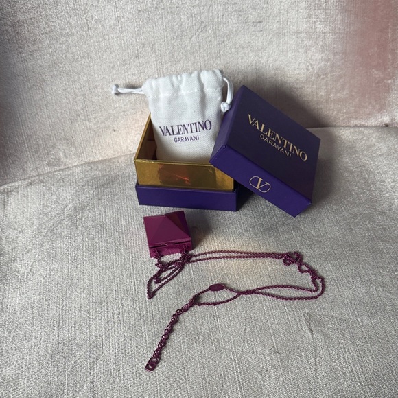 Valentino Garavani Amethyst-Toned Necklace - Picture 2 of 14